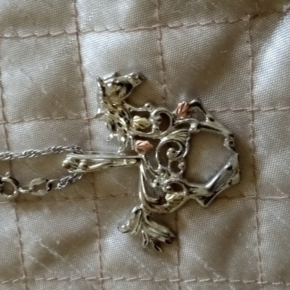 Necklace - Picture 2 of 3